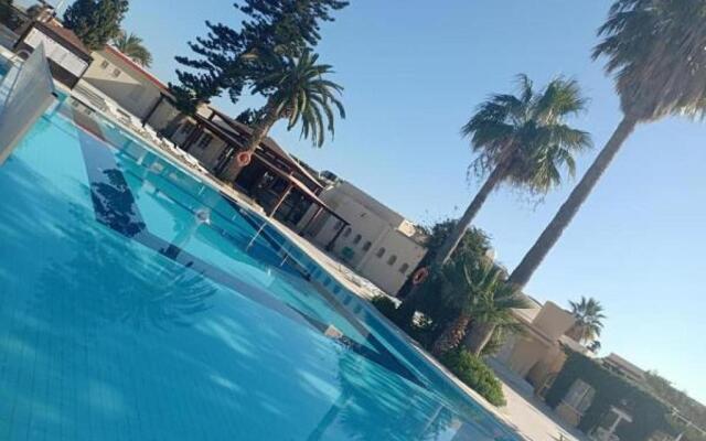 Abou Sofiane  Families and Couples Hotel