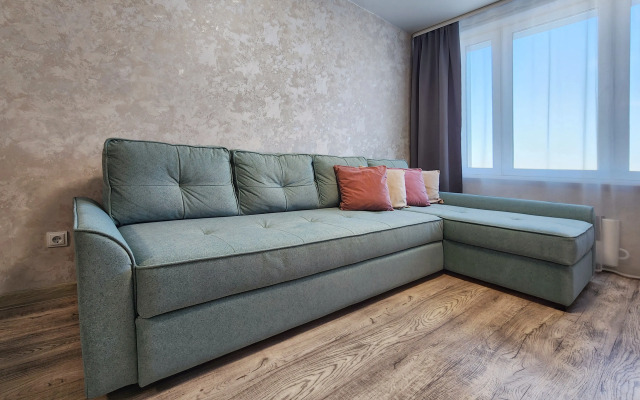 Апартаменты Уютная 3-комнатная на Взлетке возле ТРЦ Планета