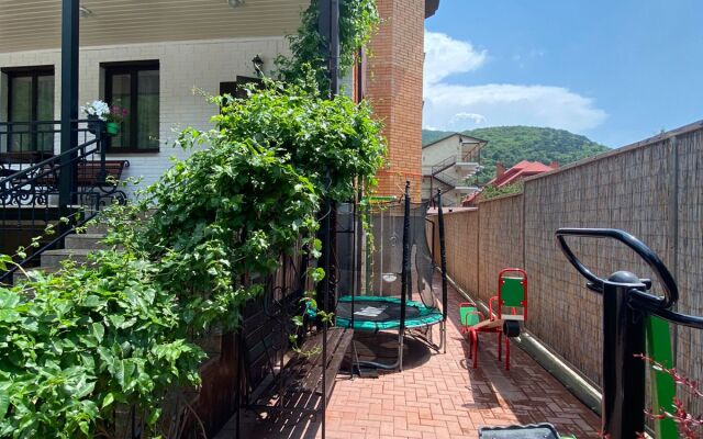 Dom U Morya - semeiny Guest house