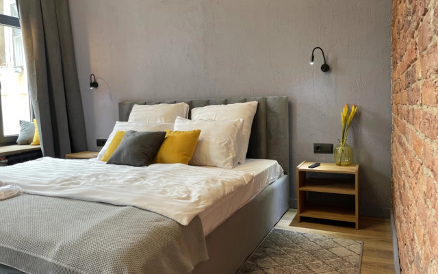 English 27 Apartment