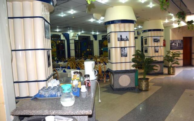 Gaddis Hotel, Suites and Apartments