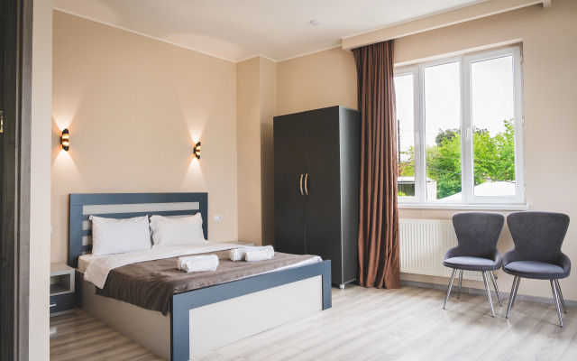 White House Mini-Hotel