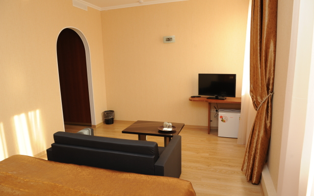 Mona Liza Hotel