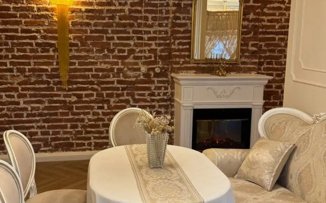 Studiya U Kremlya Flat