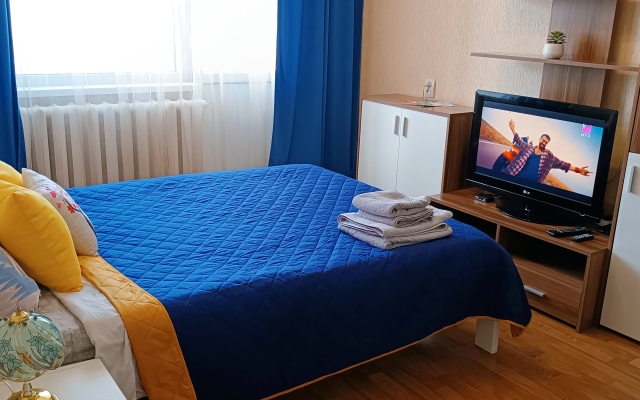 Апартаменты Центр, красивый вид на озеро, 9 этаж, лифт