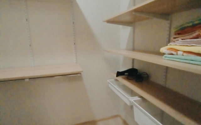 Yevrodvukhkomnatnaya na Revolyutsii 52 B Flat