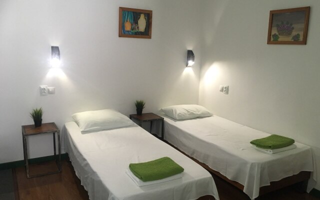 Мини-Отель Тополя