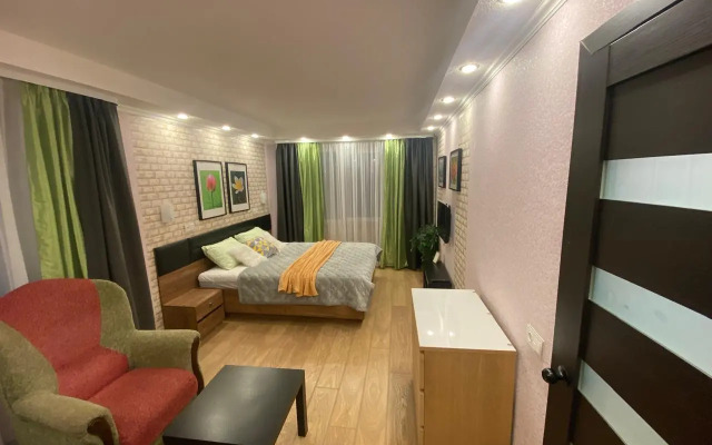 Апартаменты с 1 комнатой с новым ремонтом (КВАРТИРА51)