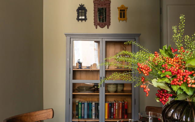 Stilnaya Dizaynerskaya V Odnom Iz Uyutnykh Rayonov Peterburga Flat