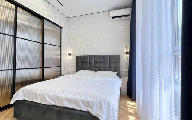Yevrodvushka ryadom s Mega Parkom Flat