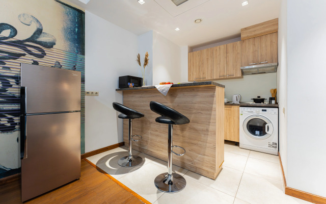 KeyGo #0099, 1 Bedroom, Balcony, Near National Gallery Apartments