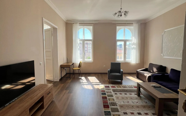 Kalvin Ter Home Apartments