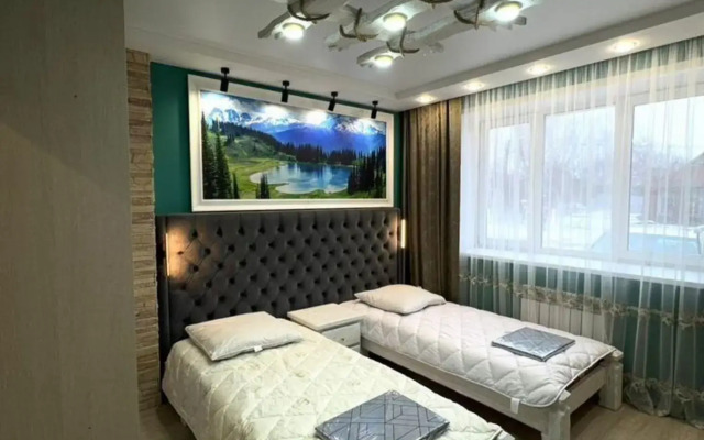 Квартира На Паровозной 15 (6а)