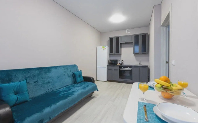 Na Ulitse Parkhomenko 156b Flat