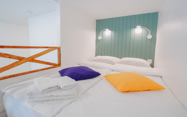 Apartment 9 Nights & Hotel 1774