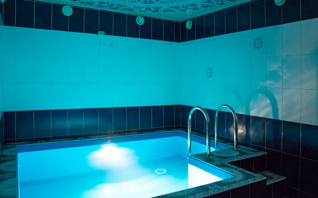 Na Nizhnetatarskoy Guest House