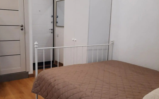 Studiya Ryadom s Metro Flat