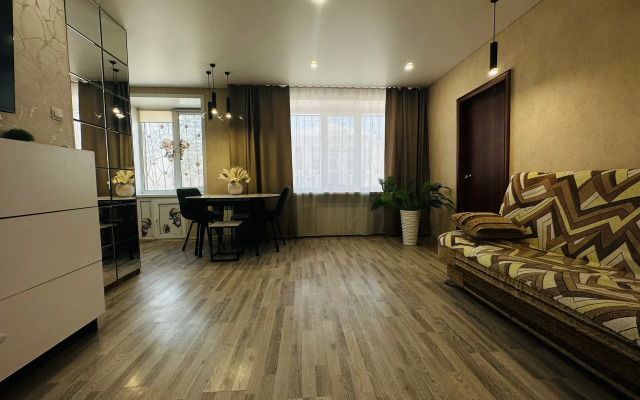 Апартаменты 2 комнатные Горького 32