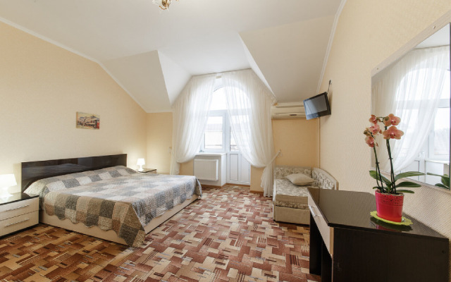 Chelsi Hotel