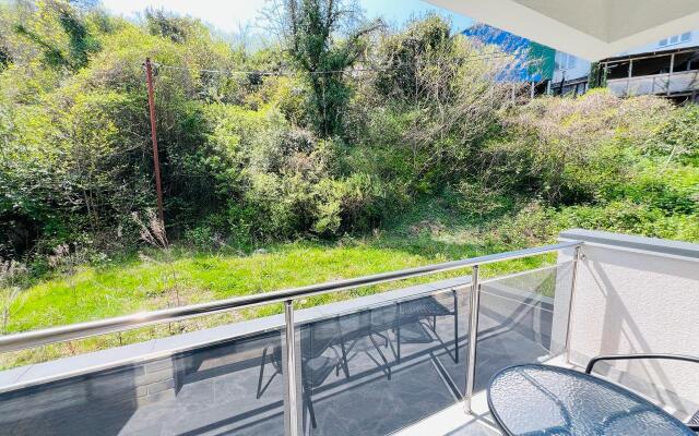 4Kh Mestnaya Studiya s Basseynom Apartments