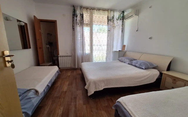Gostevoy Dom Oazis Na Fruktovoy Guest House