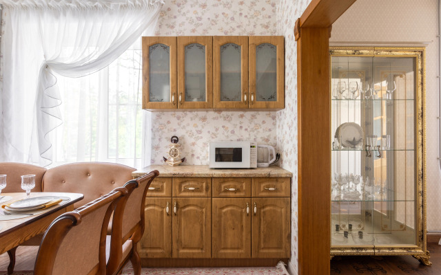 Prudius Apart v tsentre Kronshtadta s vidom na Morskoy Sobor Flat
