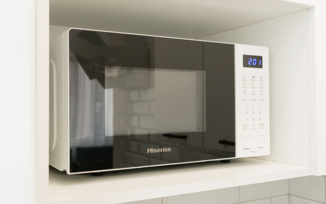 Апартаменты-студия Города 30 кв.м. с двуспальным диваном и панорамными окнами, с 3 по 6 этаж