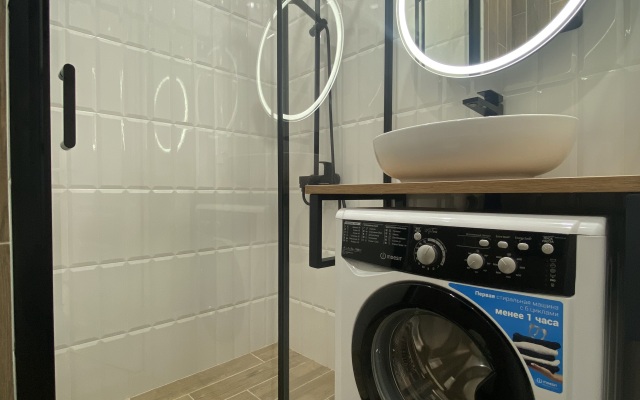Monro Apartment