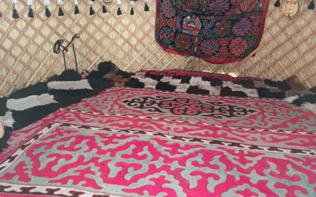 Ночлег и завтрак (B&B) Eco House "QUMUSH YURT"