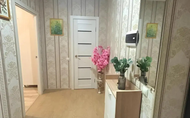 Uyutnaya Prostornaya Kvartira Flat