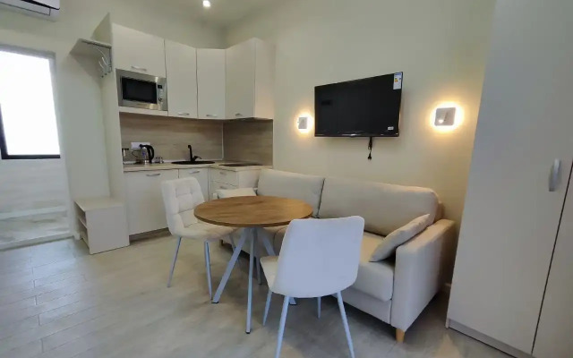 Uyutnyje S Balkonom Ak Morskoy Bereg Apartments