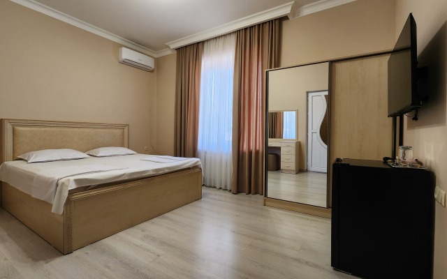 Golden Resort Hotel