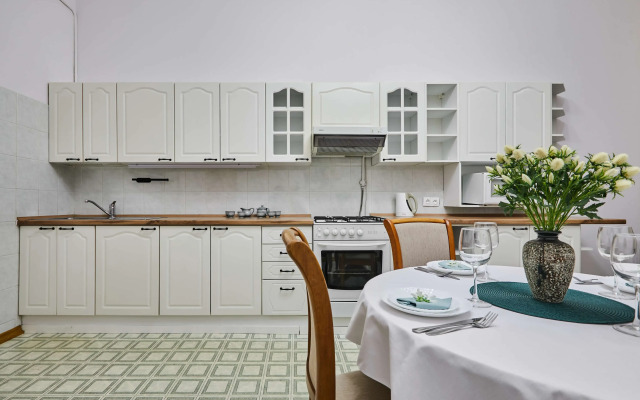 Flatstay S Erkerom I Vysokimi Potolkami Apartments