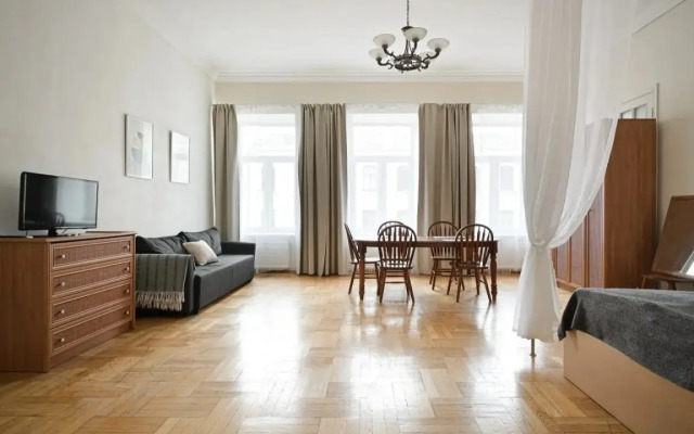 1912 U Anichkova Mosta №1 Apartments
