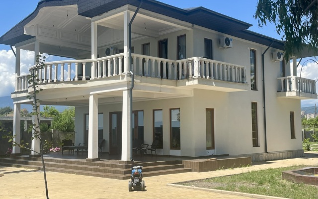 Mayna Villa