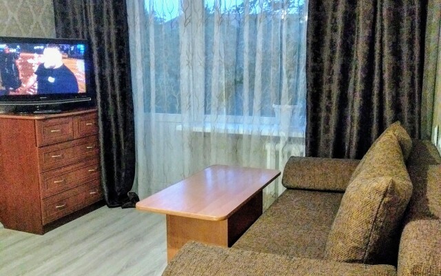 2-К V Tsentre U Ozera Apartments