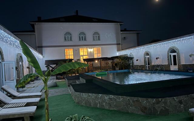 Admiral Klub Guest House
