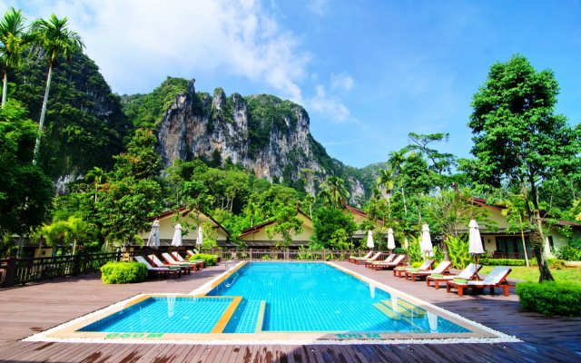 Курортный отель Aonang Phu Petra Resort