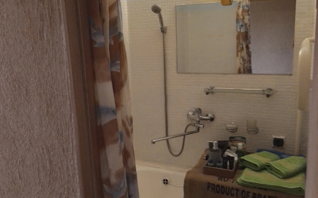 Na Naberezhnoy V Istoricheskom Tsentre Flat