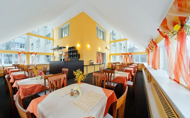 Отель Украина - фото 4