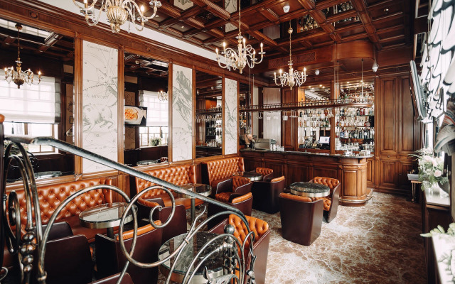 Отель Амбассадори