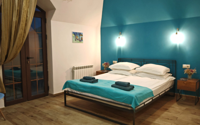 Blur Inn Gallery Hotel