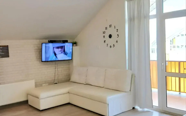 Квартира Студия на мансарде в Немецкой деревне рядом с озером