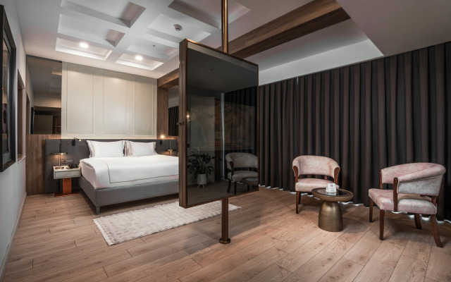 Renex Hotel