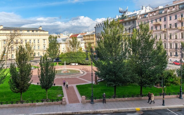 3 Spalni U Manezhnoy Ploschadi 8 gostei Apartments