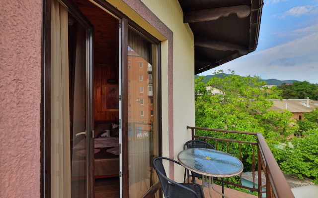Loris Guest House