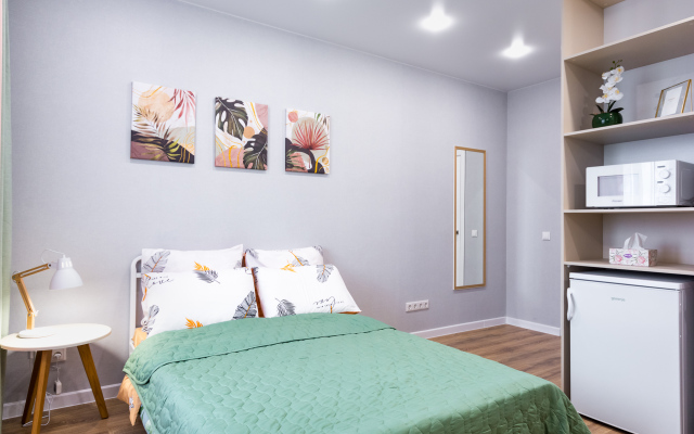 Sovremennaya studiya dlya dvoikh vozle  Ekspo-grad Flat