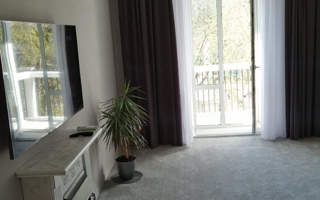 Lenina 12 Apartments