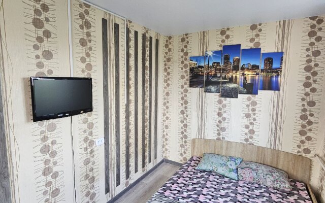 L.v.hotels Na Pervomayskoy 18a Flat