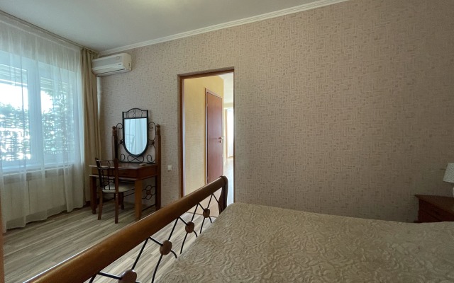 Elling Selena Guest House